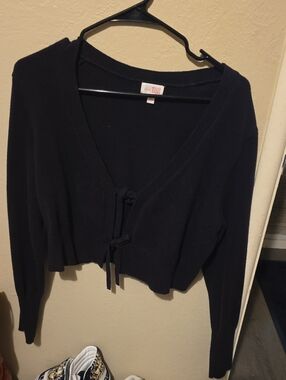 Women's Black Tie-Front Cropped Cardigan Sweater